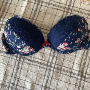 Lacey floral bra- hardly worn